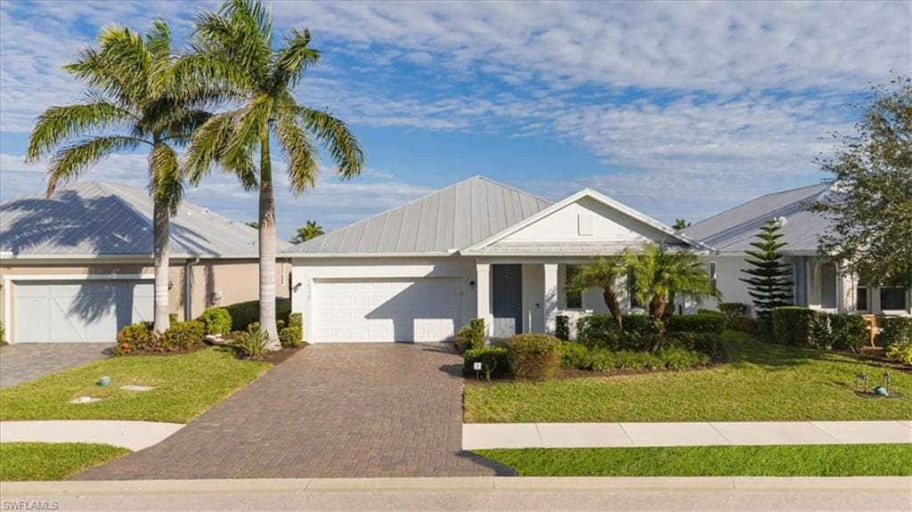 14552 Topsail Dr, Naples, FL 34114-33