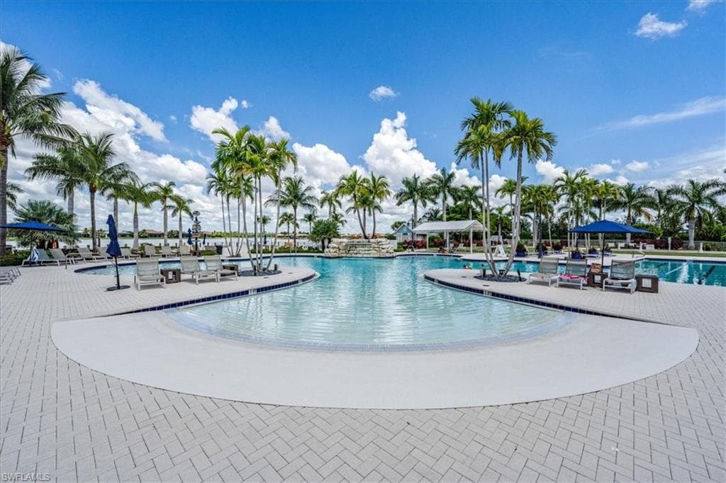14552 Topsail Dr, Naples, FL 34114-45