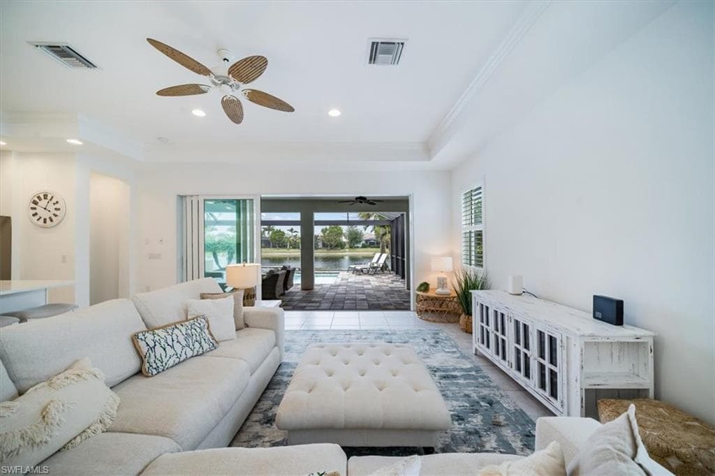 14552 Topsail Dr, Naples, FL 34114-6