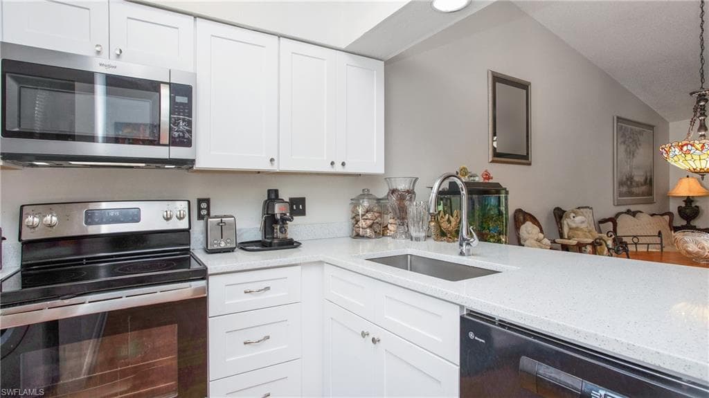 303 Quail Forest Blvd 224, Naples, FL 34105-2