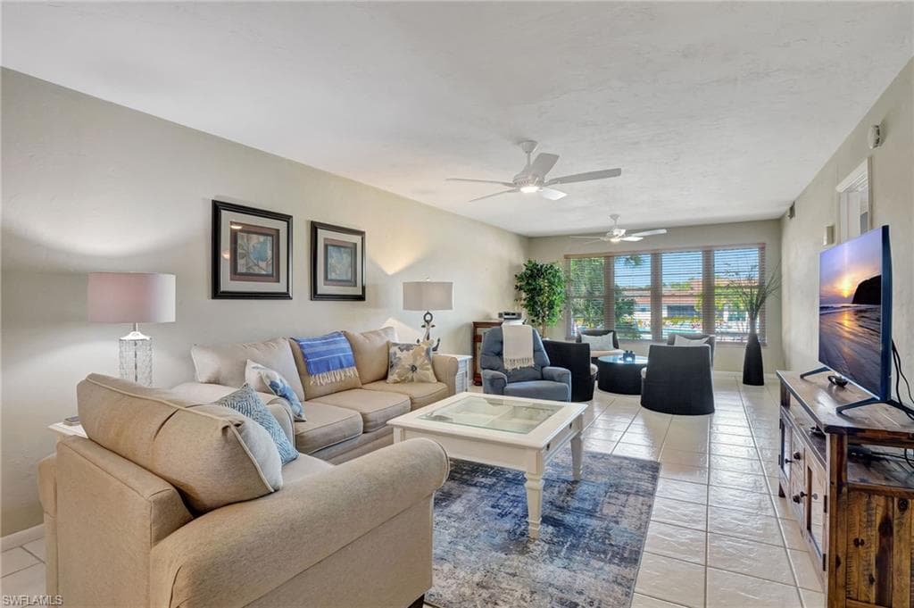 3750 Northwinds Dr 1010, Naples, FL 34112-4