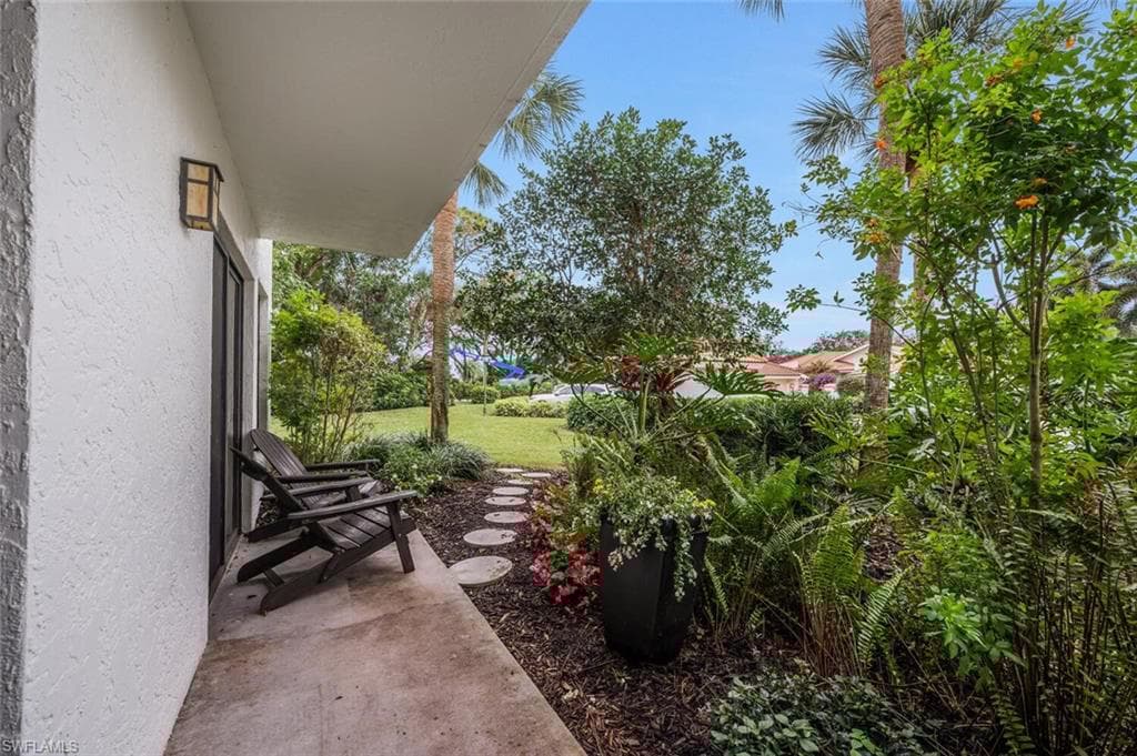 5880 Via Lugano 104, Naples, FL 34108-10