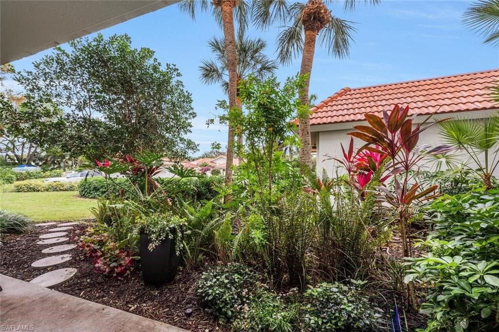 5880 Via Lugano 104, Naples, FL 34108-11