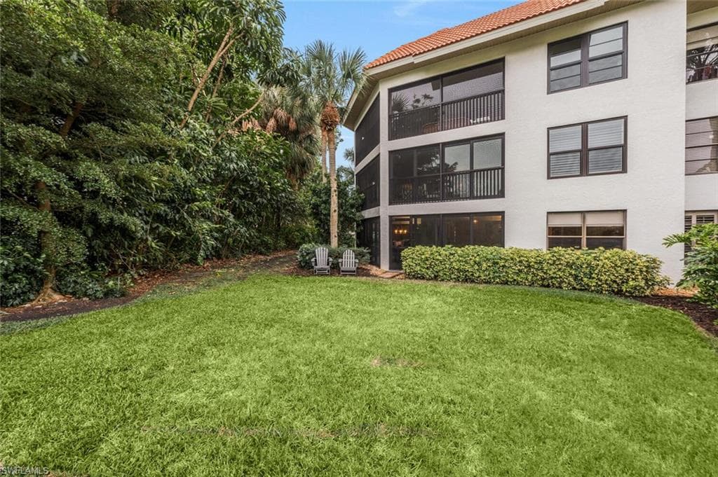 5880 Via Lugano 104, Naples, FL 34108-32