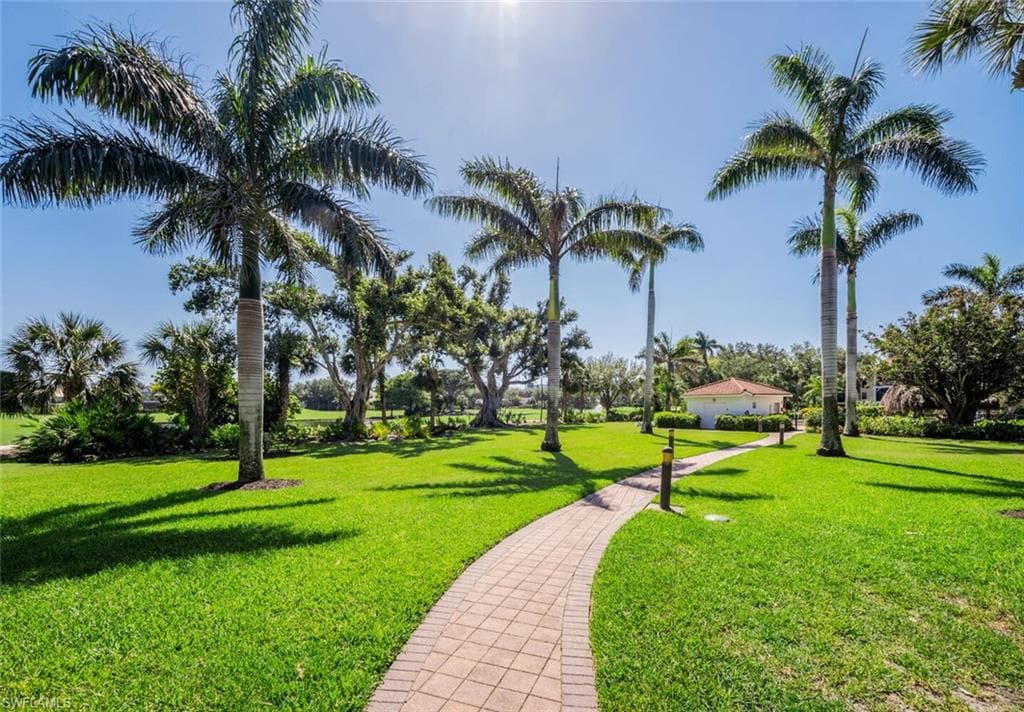 5880 Via Lugano 104, Naples, FL 34108-33