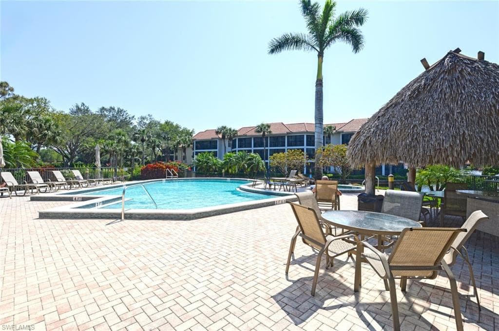 5880 Via Lugano 104, Naples, FL 34108-34