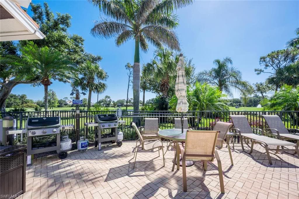 5880 Via Lugano 104, Naples, FL 34108-36
