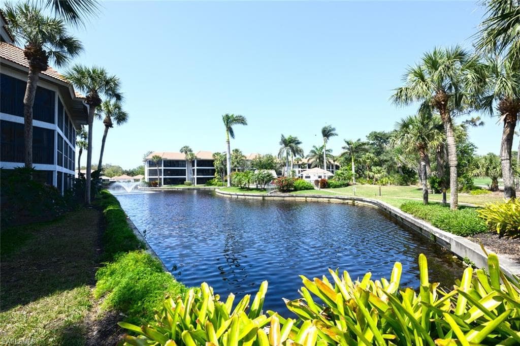 5880 Via Lugano 104, Naples, FL 34108-37