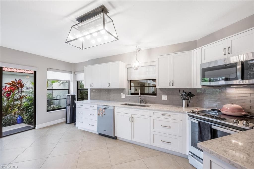 5880 Via Lugano 104, Naples, FL 34108-6