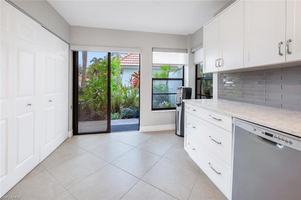 5880 Via Lugano 104, Naples, FL 34108-8