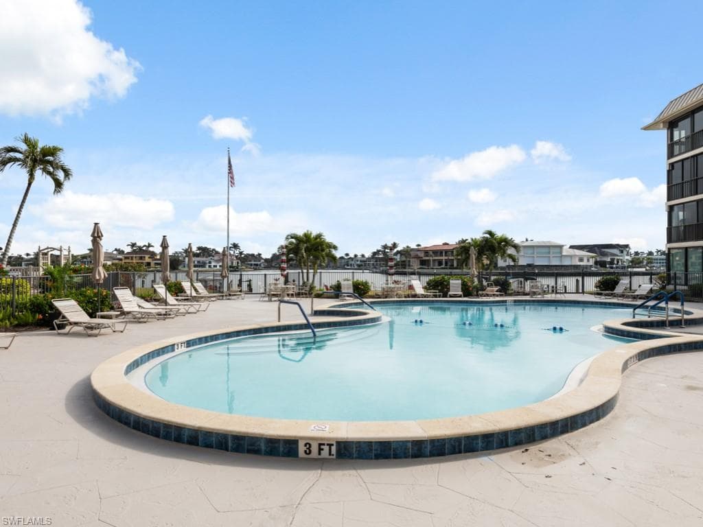 3200 Gulf Shore Blvd N 407, Naples, FL 34103-30