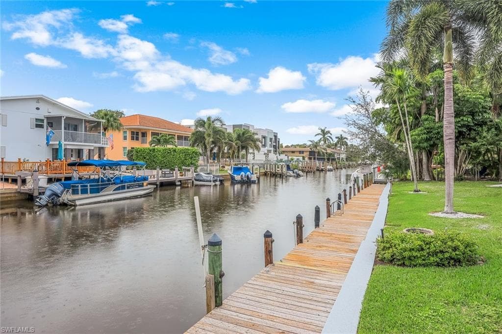 1686 Blue Point Ave B9, Naples, FL 34102-1
