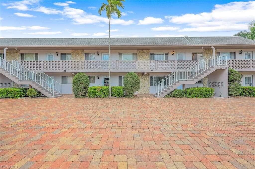 1686 Blue Point Ave B9, Naples, FL 34102-3
