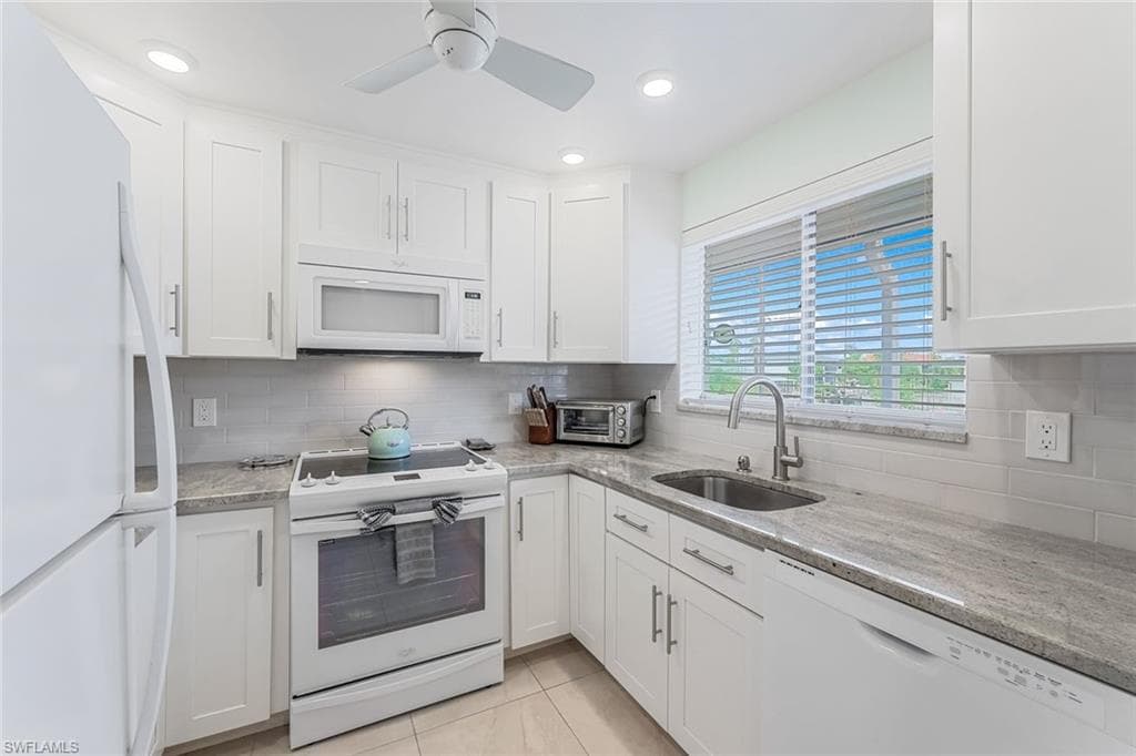 1686 Blue Point Ave B9, Naples, FL 34102-7