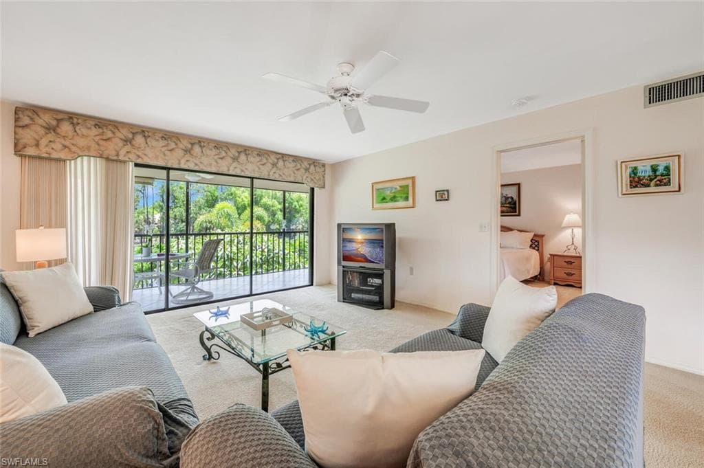 1207 Commonwealth Cir B201, Naples, FL 34116-9