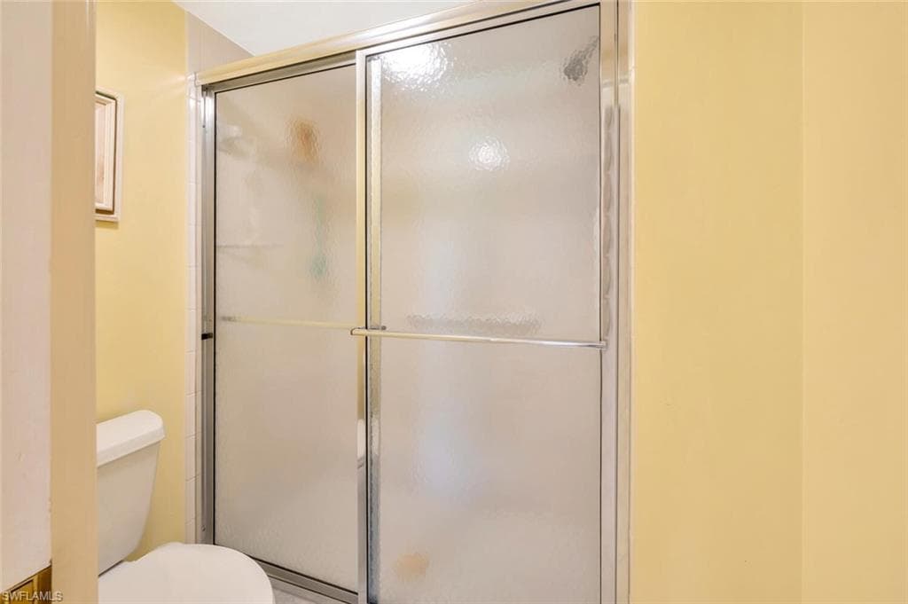 1207 Commonwealth Cir B201, Naples, FL 34116-21