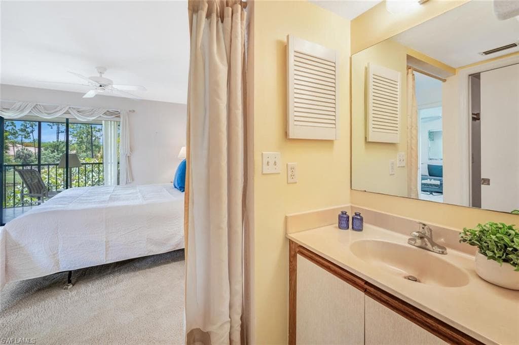 1207 Commonwealth Cir B201, Naples, FL 34116-22