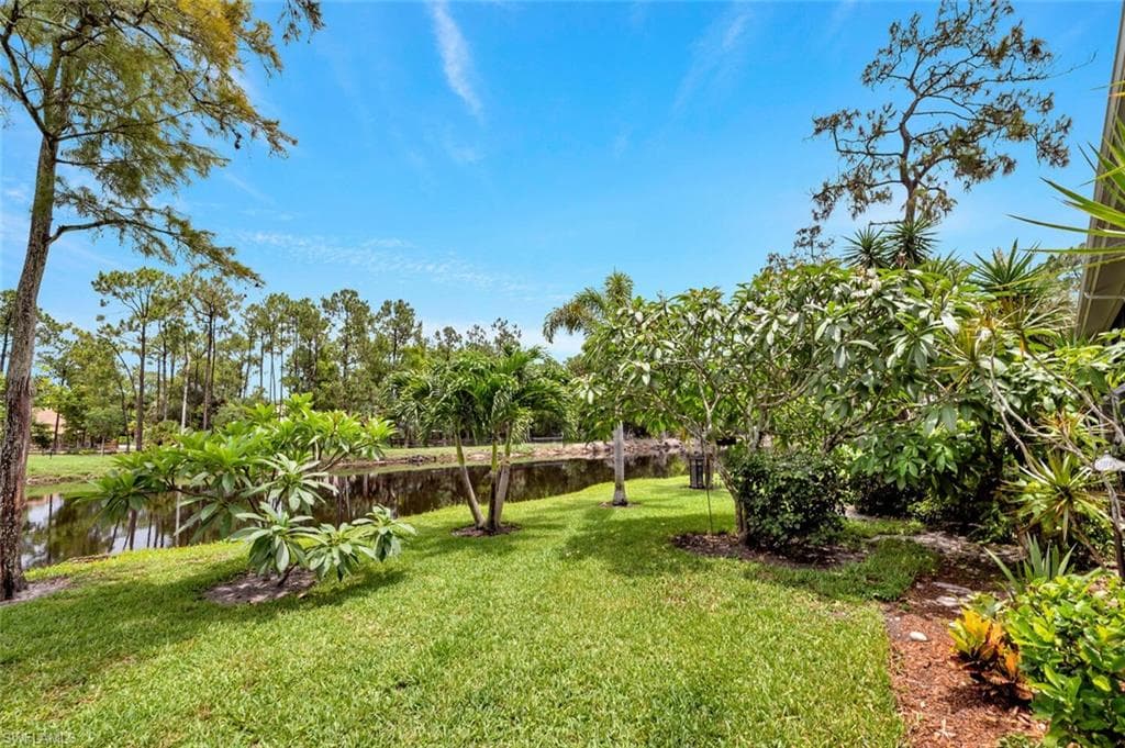 1207 Commonwealth Cir B201, Naples, FL 34116-29