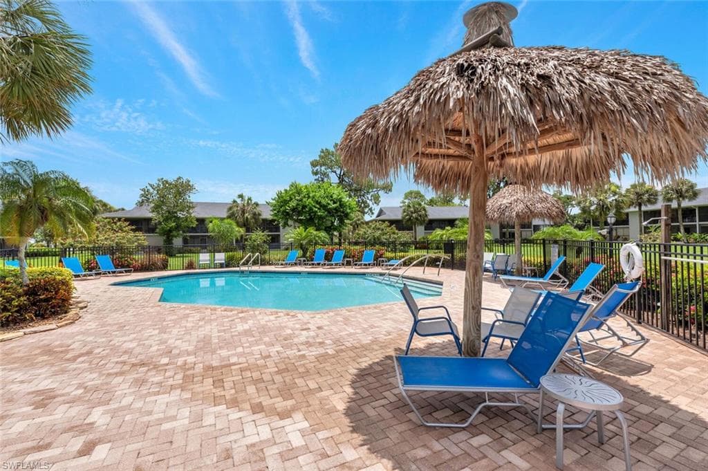 1207 Commonwealth Cir B201, Naples, FL 34116-36