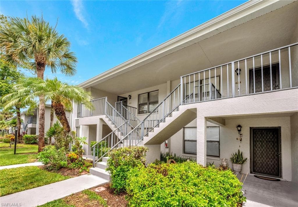 1207 Commonwealth Cir B201, Naples, FL 34116-5