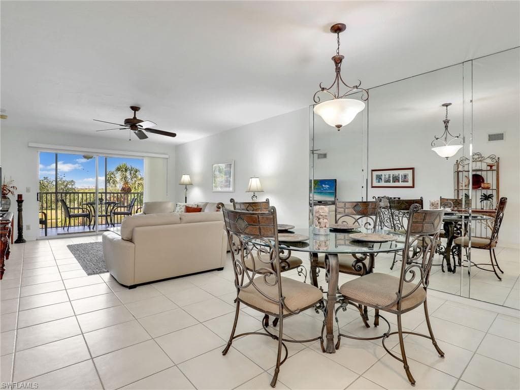 360 Horse Creek Dr 305, Naples, FL 34110-13