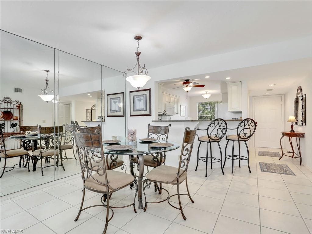 360 Horse Creek Dr 305, Naples, FL 34110-14