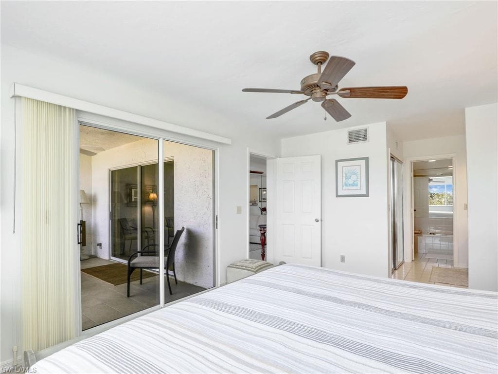 360 Horse Creek Dr 305, Naples, FL 34110-24