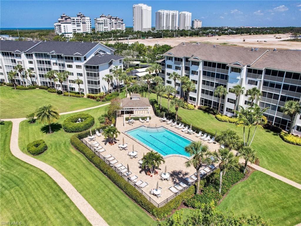 360 Horse Creek Dr 305, Naples, FL 34110-36