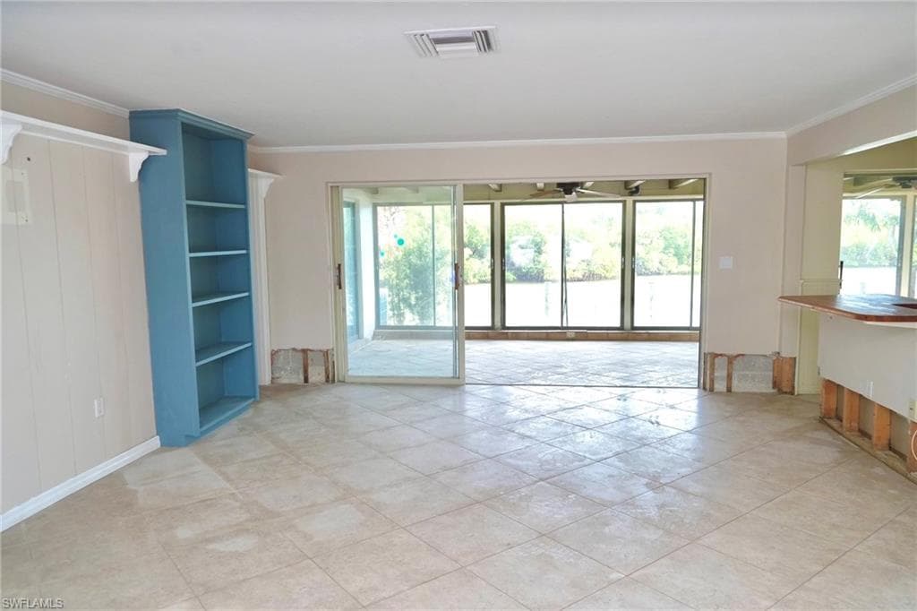 2195 Sheepshead Dr, Naples, FL 34102-8