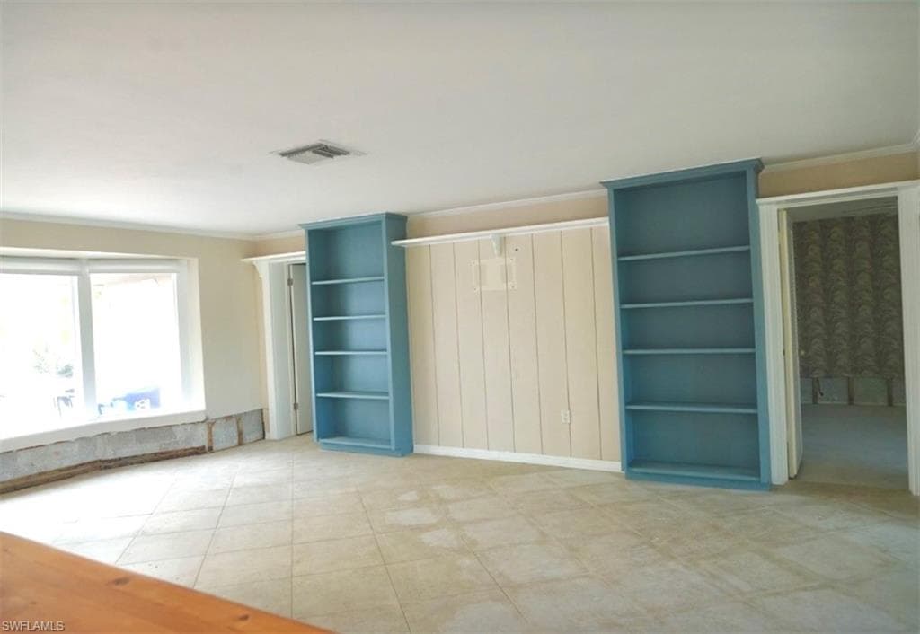 2195 Sheepshead Dr, Naples, FL 34102-9
