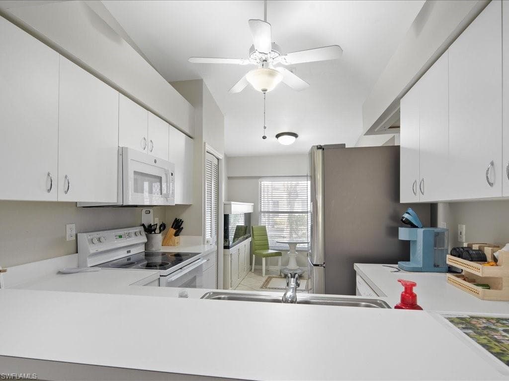 10808 King George Ln 2602, Naples, FL 34109-4