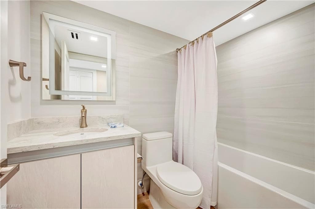 11 Bluebill Ave 602, Naples, FL 34108-24