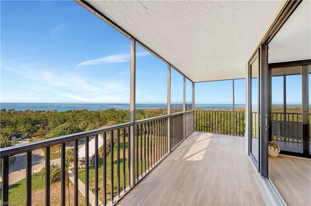 11 Bluebill Ave 602, Naples, FL 34108-45