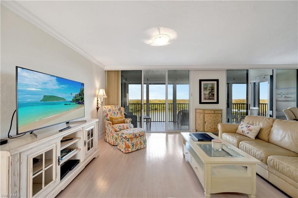 15 Bluebill Ave 304, Naples, FL 34108-11