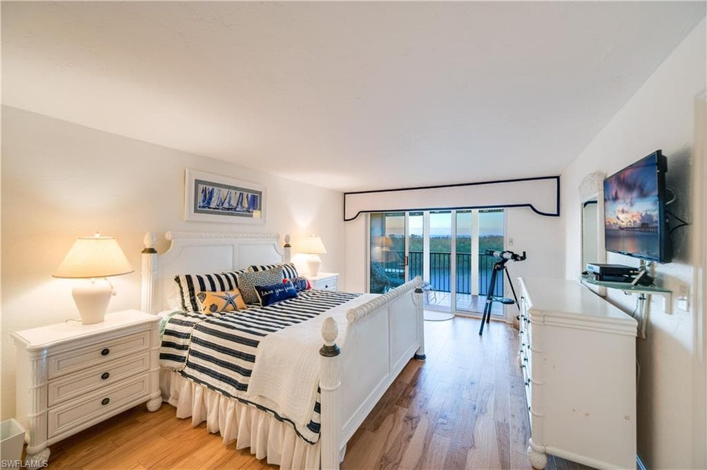 15 Bluebill Ave 304, Naples, FL 34108-16