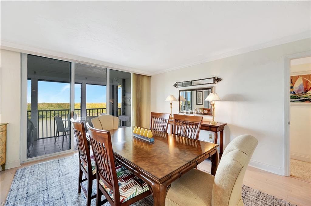 15 Bluebill Ave 304, Naples, FL 34108-32