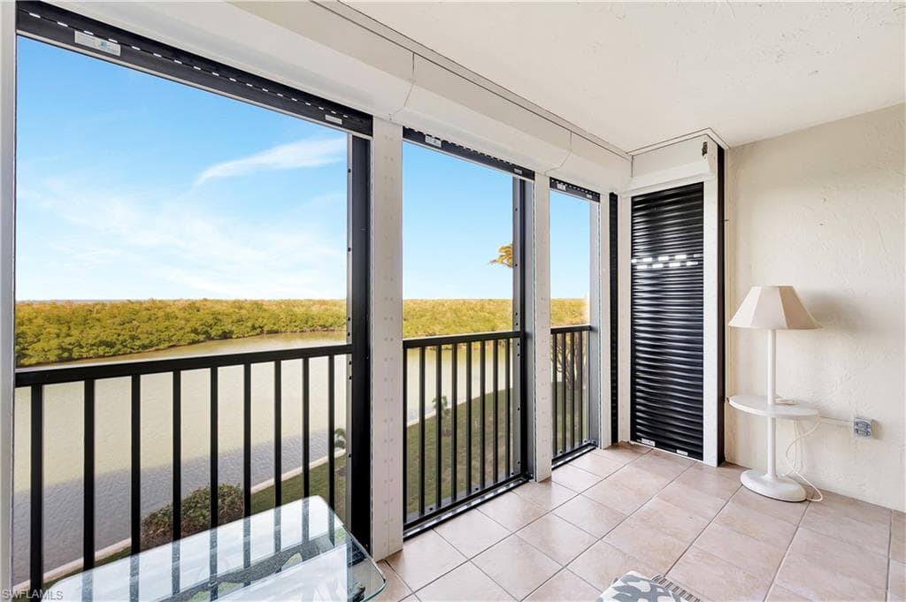 15 Bluebill Ave 304, Naples, FL 34108-36