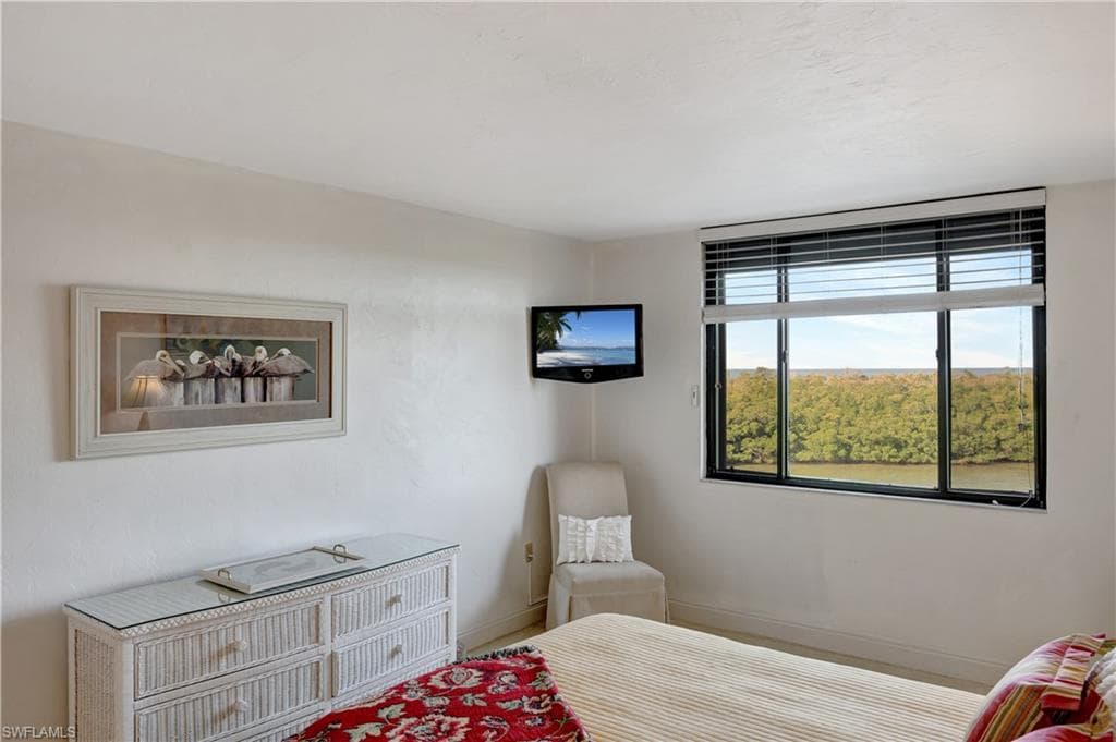15 Bluebill Ave 304, Naples, FL 34108-38