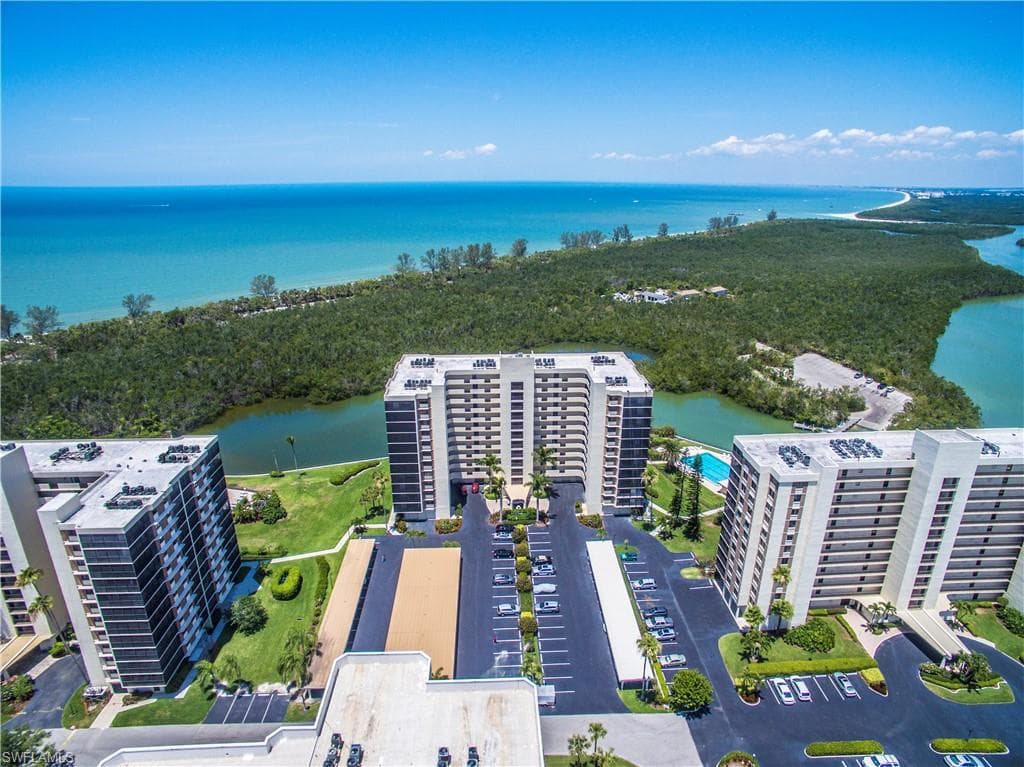 15 Bluebill Ave 304, Naples, FL 34108-40