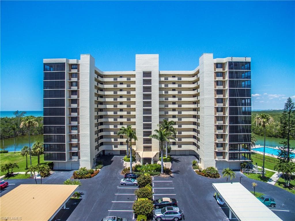 15 Bluebill Ave 304, Naples, FL 34108-44