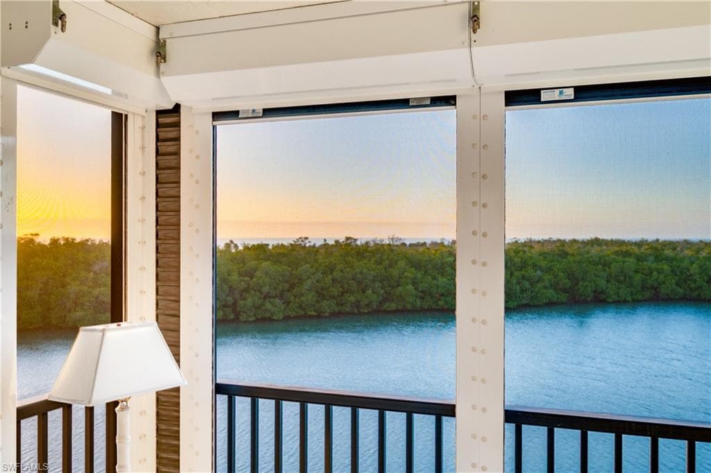 15 Bluebill Ave 304, Naples, FL 34108-50