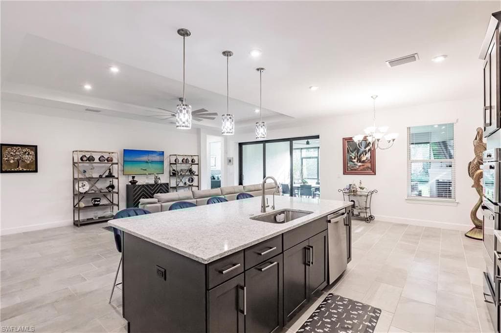 8876 Scarlotti Pl, Naples, FL 34119-9