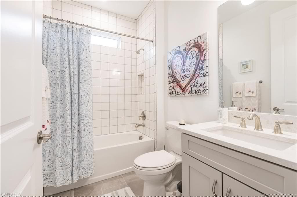 8876 Scarlotti Pl, Naples, FL 34119-24