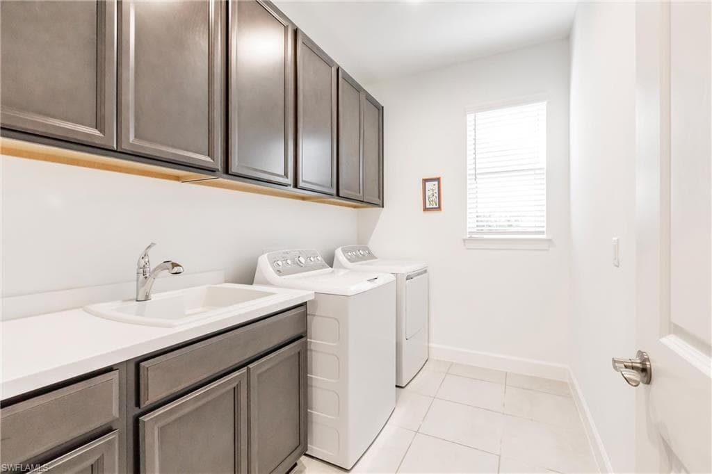 8876 Scarlotti Pl, Naples, FL 34119-25