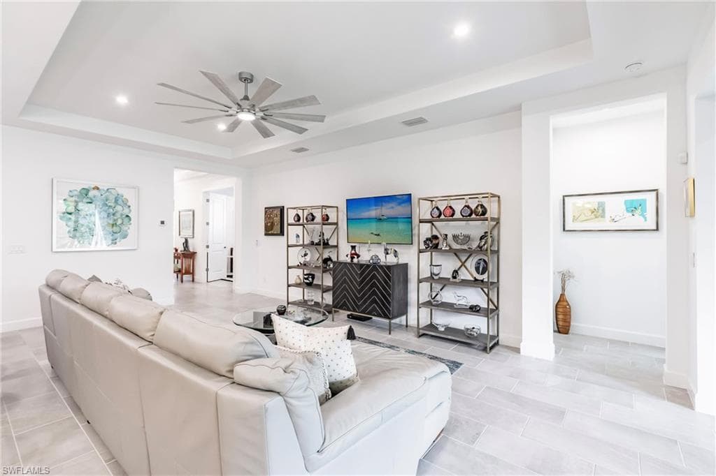 8876 Scarlotti Pl, Naples, FL 34119-4