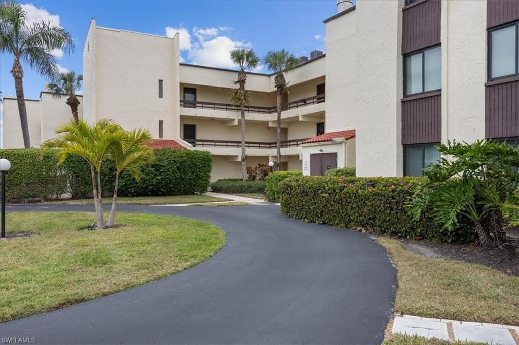 3635 Boca Ciega Dr 207, Naples, FL 34112-10