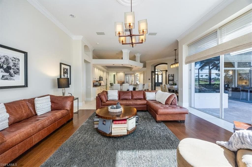 13700 Pondview Cir, Naples, FL 34119-9