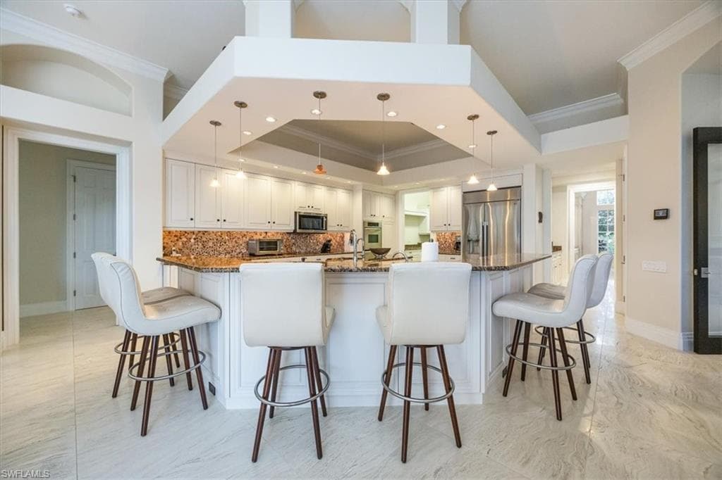 13700 Pondview Cir, Naples, FL 34119-10