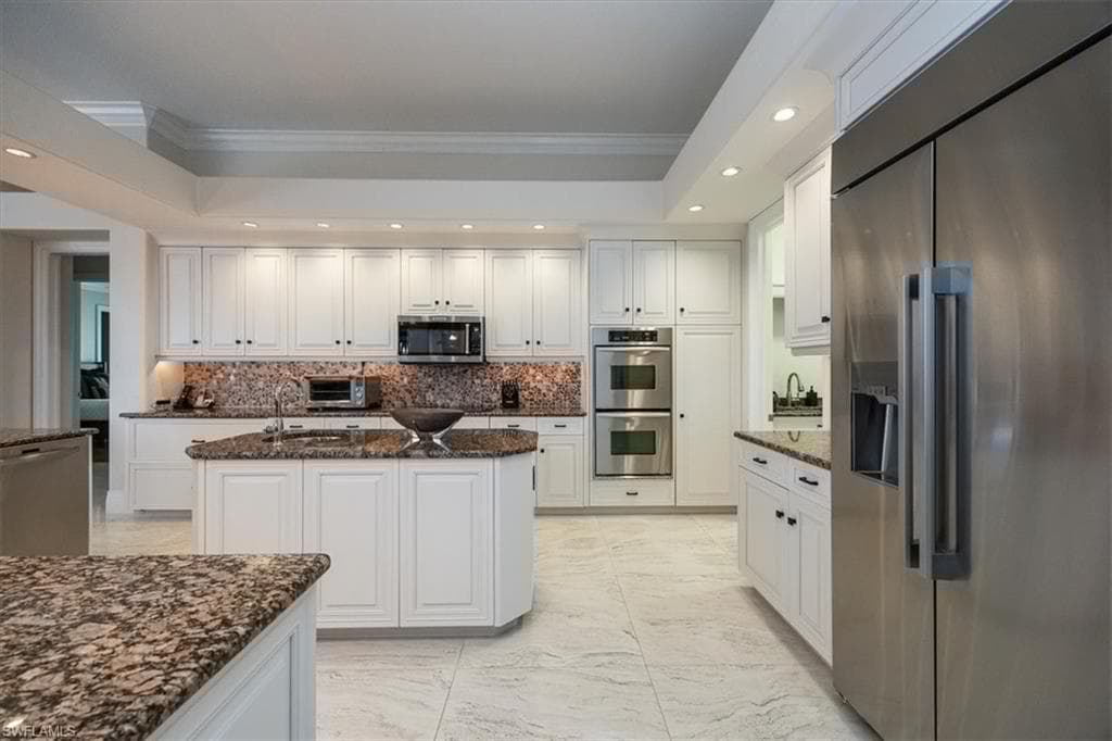 13700 Pondview Cir, Naples, FL 34119-12