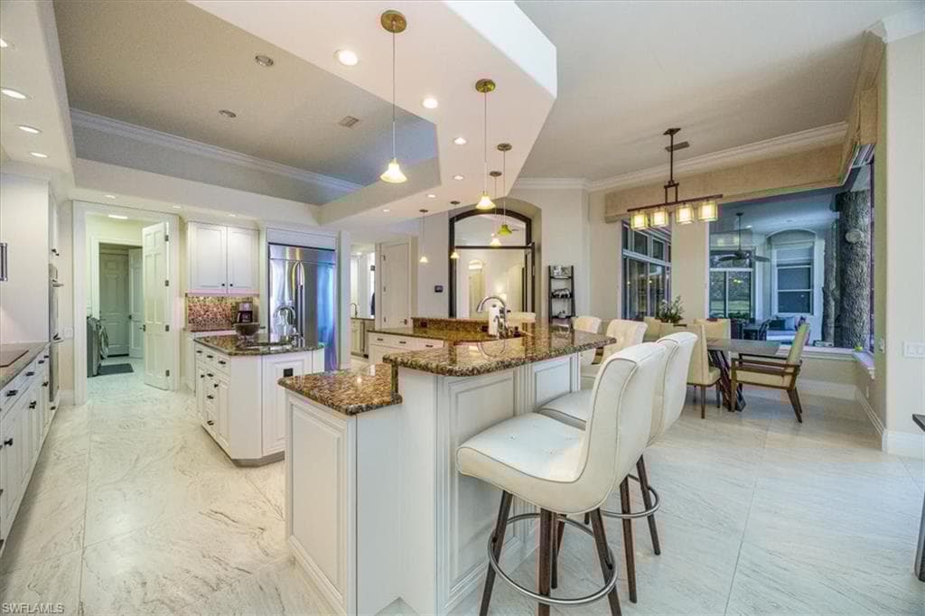 13700 Pondview Cir, Naples, FL 34119-13